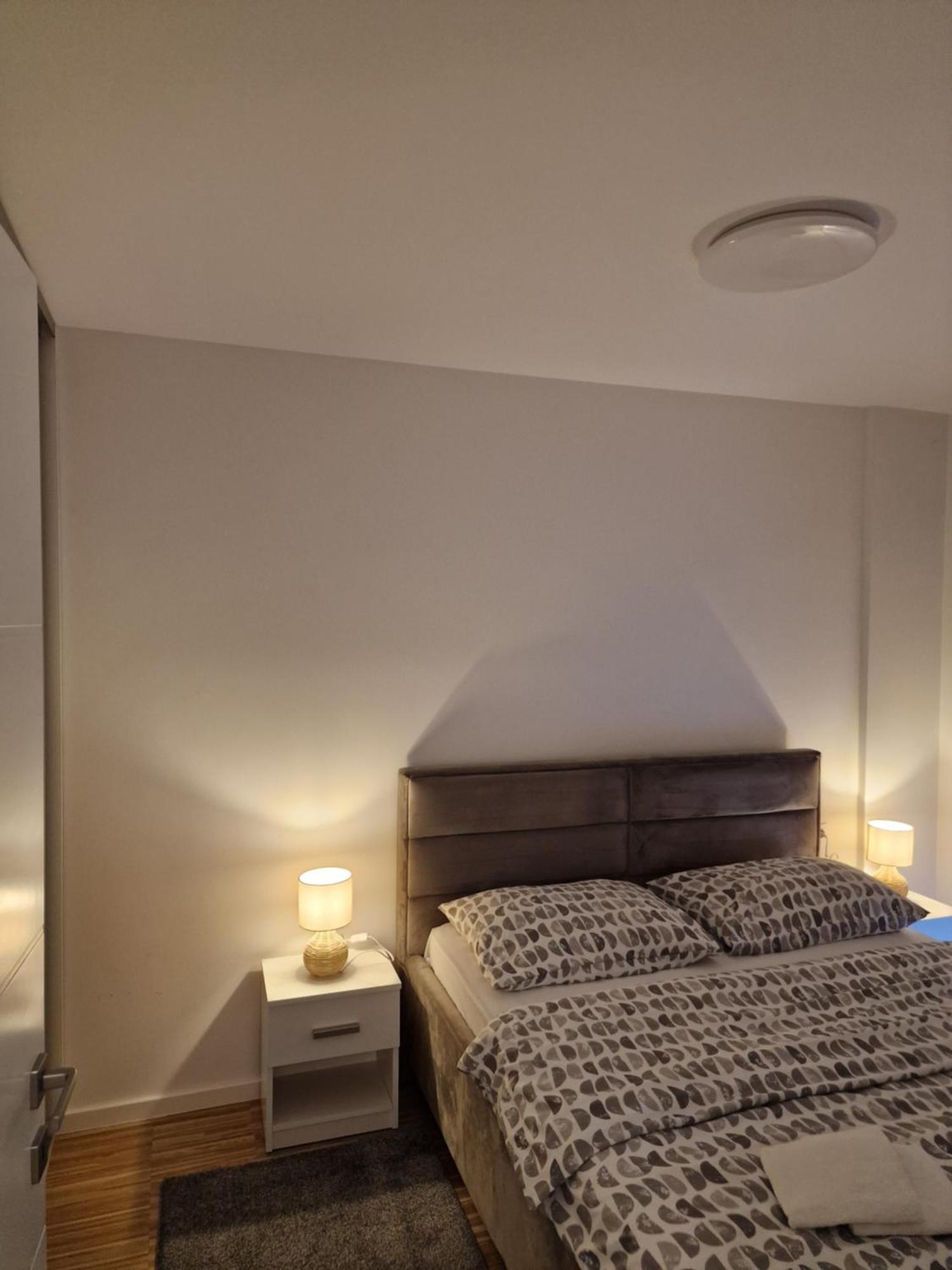 Nika Appartement Banja Luka Buitenkant foto